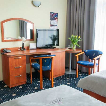 Hotel Restauracja Autos Солец Куявски Екстериор снимка