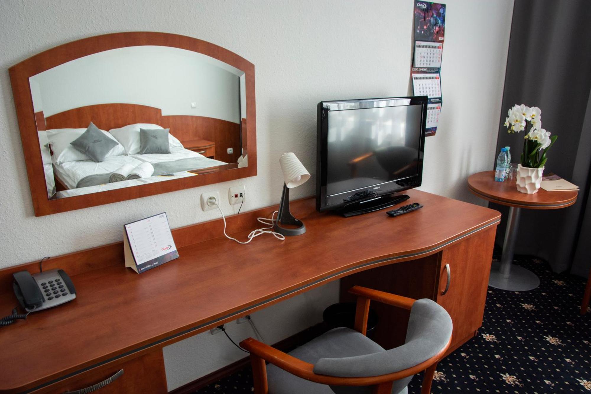 Hotel Restauracja Autos Солец Куявски Екстериор снимка