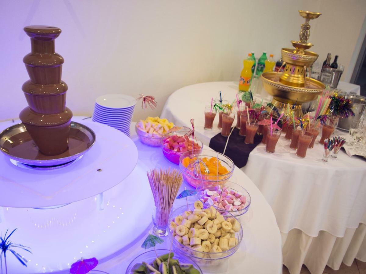 Hotel Restauracja Autos Солец Куявски Екстериор снимка